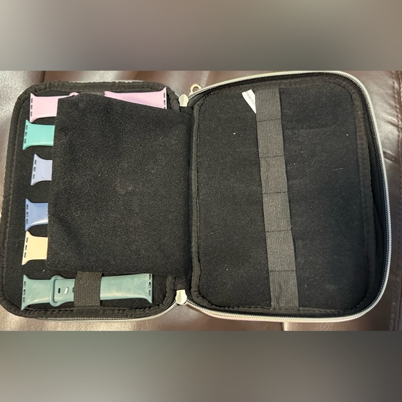 Set of Apple Watch bands with case for 40mm watch - Picture 2 of 3